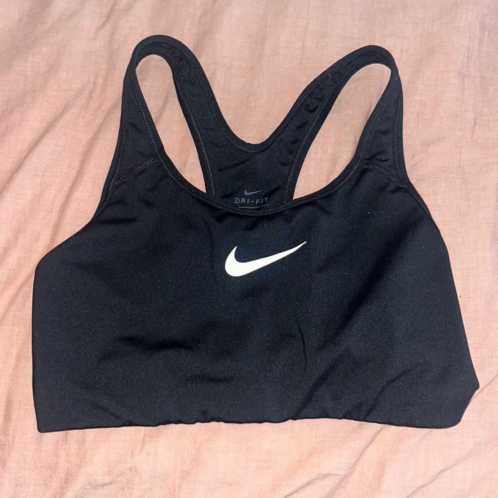 EUC Nike Victory Compression Sports Bra (M)